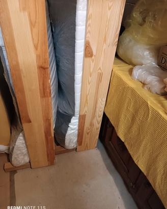 due letti matrimoniali con materasso 