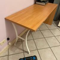 Scrivania Giessegi + sedia Giessegi