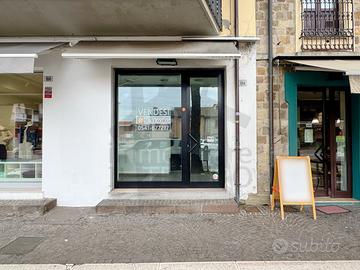 1 Vetrina a Verucchio