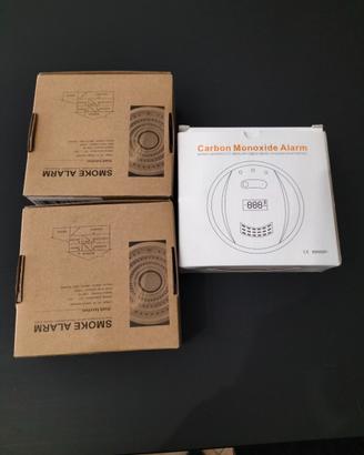 Set rilevatori di fumo e monossido di carbonio