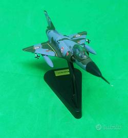 Modello Dassault Mirage III CJ Italeri scala 1/100