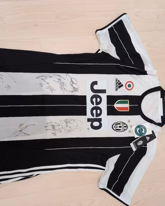 Maglia Juve nuova con autografi