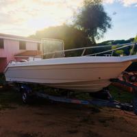 Barca motore e carrello