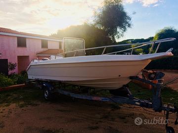 Barca motore e carrello