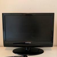 TV HD SAMSUNG NERA con TELECOMANDO 18 POLLICI