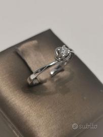 Anelli solitario oro diamanti vari modelli
