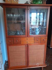credenza con vetrina stile classico