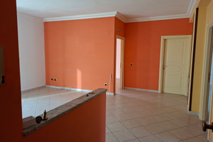 Appartamento piano primo via gela