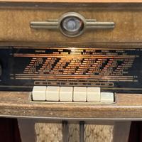 Radio e giradischi a valvole Braun