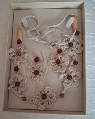 collana ed orecchini fatti a mano 