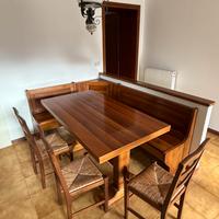 Tavolo panca e sedie