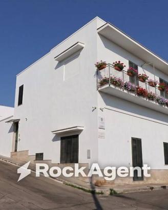 Casa indipendente di 438 m² con più di 5 locali a 