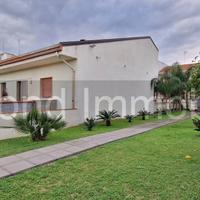 Villa singola con terreno a Fiumefreddo di Sicilia