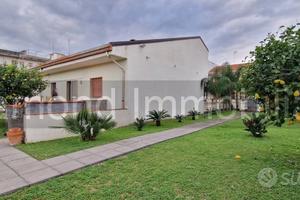 Villa singola con terreno a Fiumefreddo di Sicilia