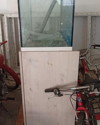 acquario con percollatore e mobile