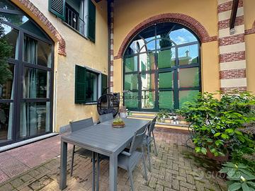 Casa semi indipendente su più livelli con box