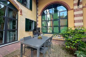 Casa semi indipendente su più livelli con box