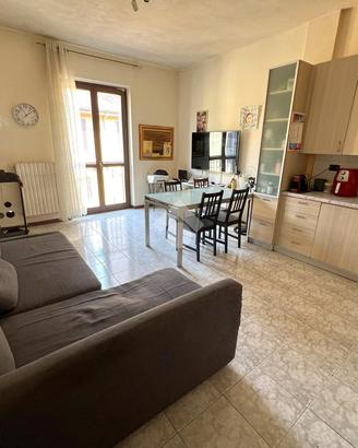 2 LOCALI A CARUGATE
