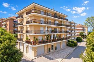 3 LOCALI A PORTO SAN GIORGIO