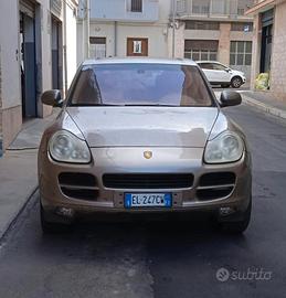 Porsce Cayenne 4.5 S problema motore