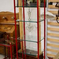 Libreria rossa, 6 ripiani cristallo, ferro battut