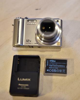 PANASONIC DMC TZ7 portabatt + 2 batt + custodia