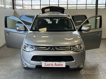 MITSUBISHI Outlander 2.2 DI-D 2WD *CRUISE*BIZONA