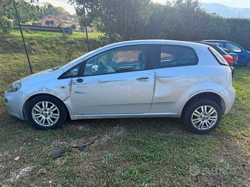 Fiat punto evo 1.4 gpl incidentata