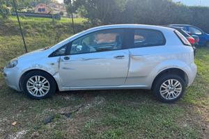 Fiat punto evo 1.4 gpl incidentata