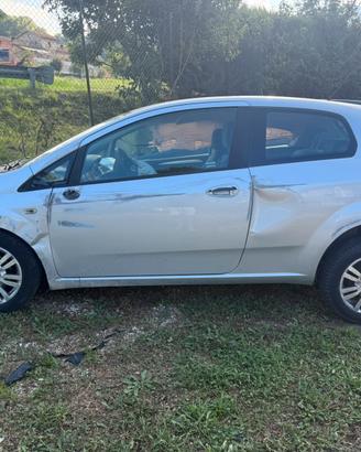 Fiat punto evo 1.4 gpl incidentata