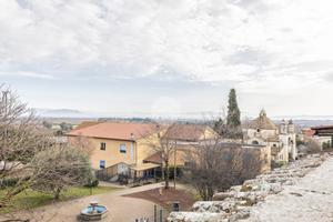 4 LOCALI A MONTEROSI