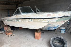 Trimarano scafo lancino