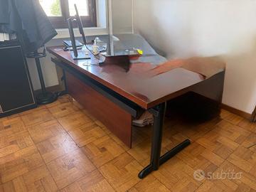 Arredi e mobili ufficio scrivanie ,poltrone Milano