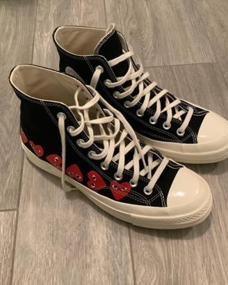 Converse nere cuori rossi, perfette