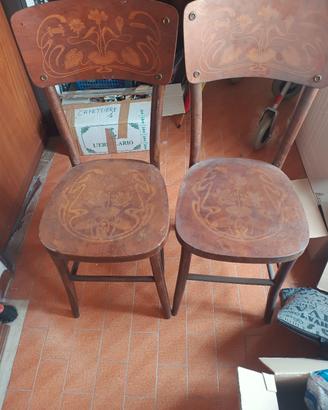 due sedie stile Liberty 