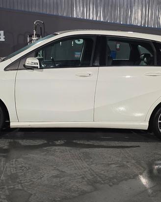 MERCEDES B 180 d Sport 2016 gancio di traino