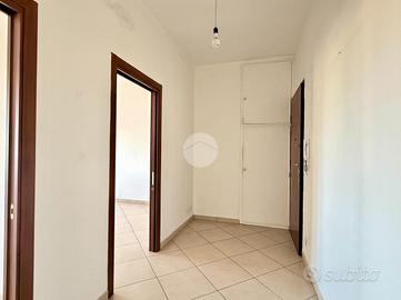 2 LOCALI A VENARIA REALE