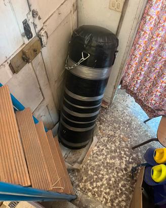 Sacco da box domyos 30kg con catene per appemderlo