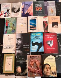 Piccola biblioteca composta da 18 libri