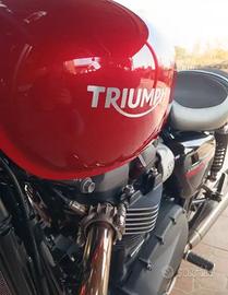 Triumph street twin 