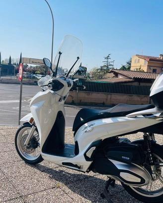 HONDA SH 350 TUTTO INCLUSO ANCHE PASSAGGIO! MINI