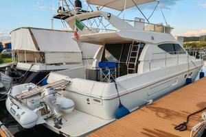 Ferretti 43