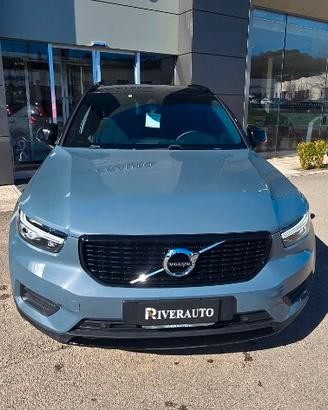 VOLVO XC40 (2017-->) XC40 T3 Geartronic Momentum