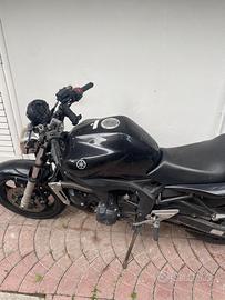 Yamaha fz600