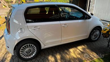 Volkswagen up! 5p 1.0 High 75cv asg
