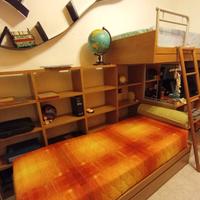 Cameretta con 2 letti + scrivania