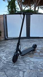 Monopattino elettrico MI Electric scooter pro 2