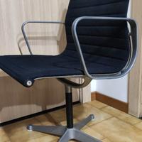 Poltrona Aluminiun Group di Charles e Ray Eames