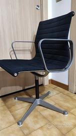 Poltrona Aluminiun Group di Charles e Ray Eames