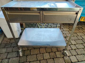 carrello in acciaio